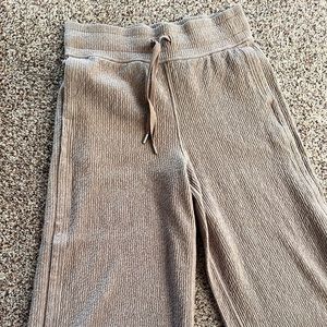 Lululemon Cropped Wide Leg Pants